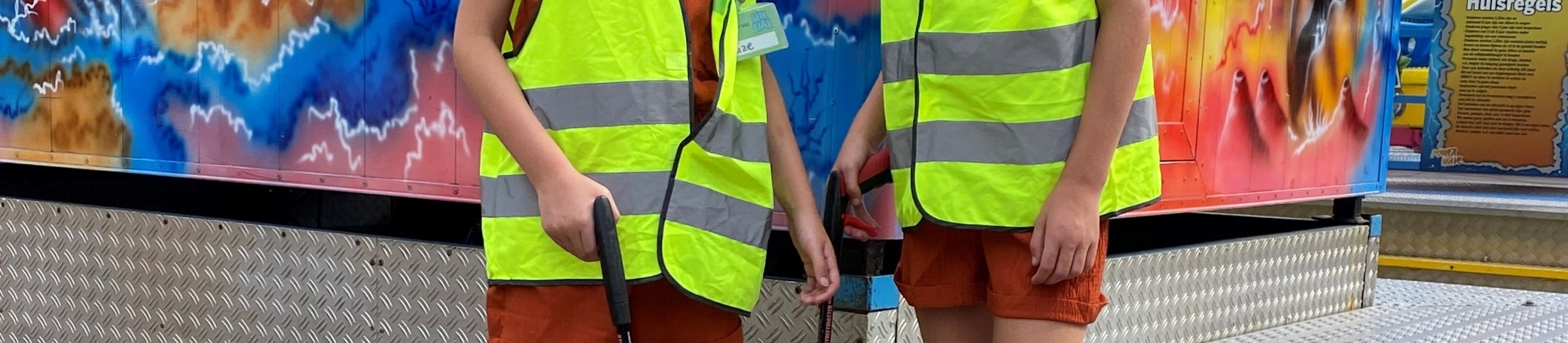 Meiden op de kermis MikMakken