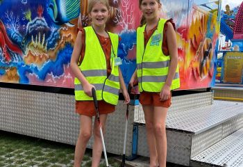 Meiden op de kermis MikMakken